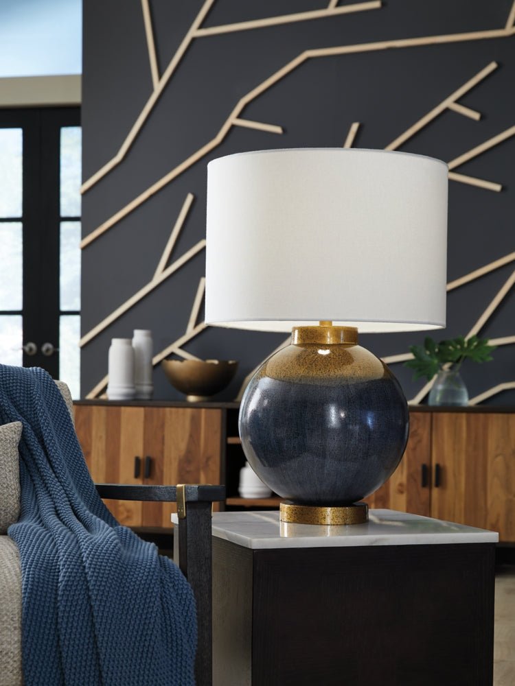 AshleyAdara Table Lamps