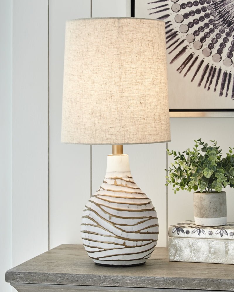 AshleyAleela Table Lamps