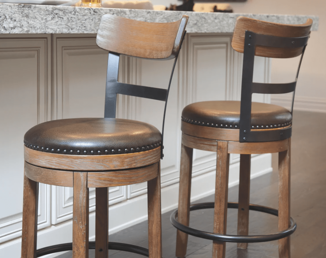 AshleyAshley D542 Pinnadel - UPH Swivel Barstool - Light Brown