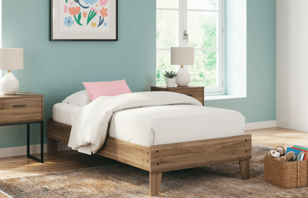 AshleyAshley EB1866 Deanlow - Platform Bed - Honey