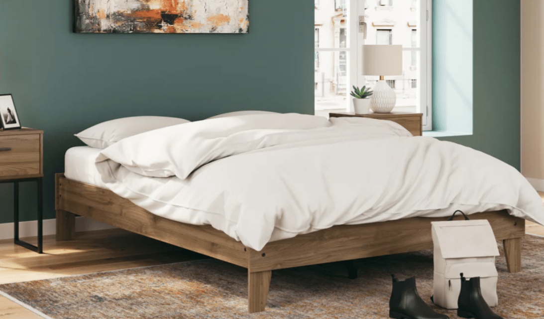 AshleyAshley EB1866 Deanlow - Platform Bed - Honey