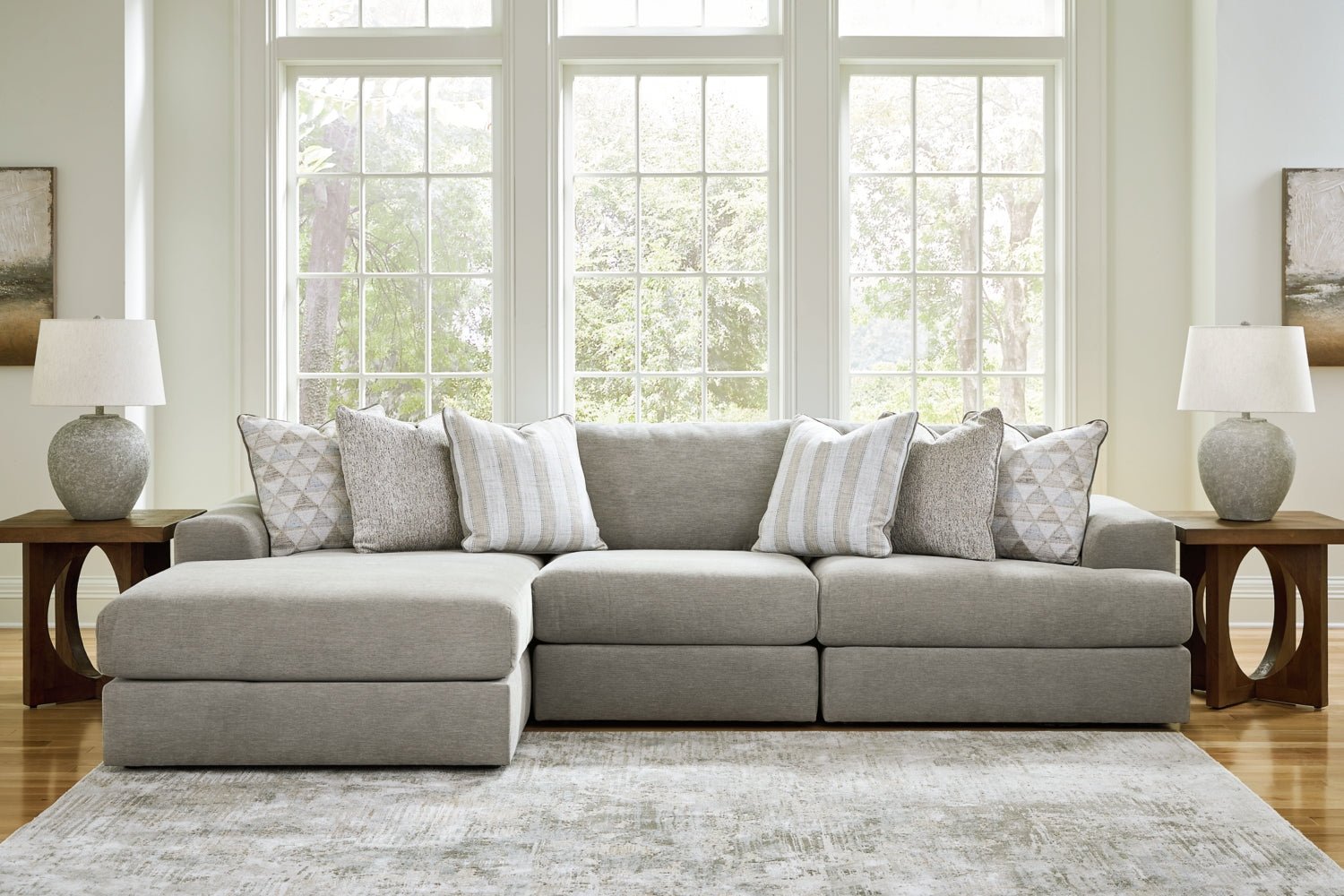 AshleyAvaliyah 3 - Piece Sectional with Chaise