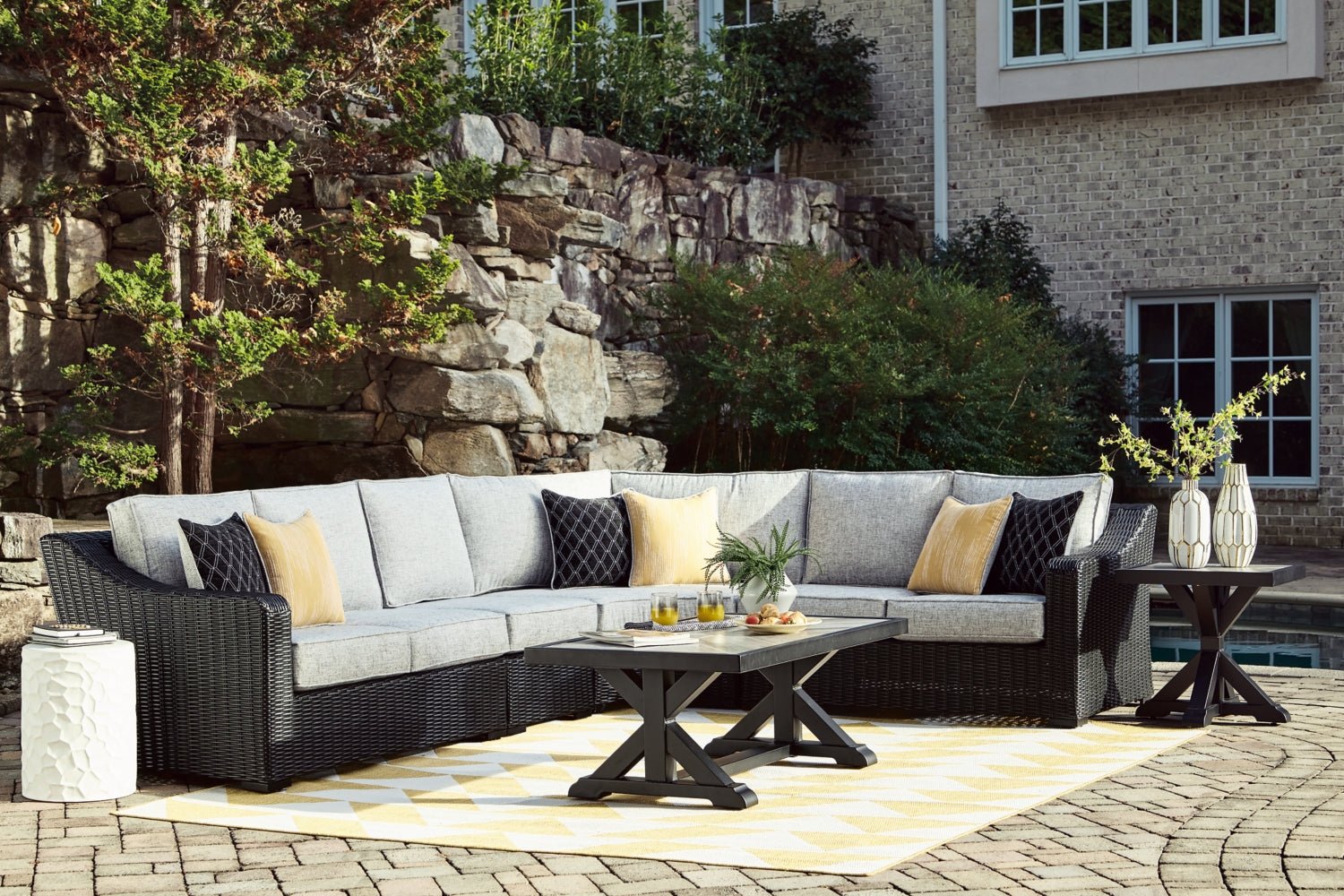 AshleyBeachcroft 4 - Piece Outdoor Sectional