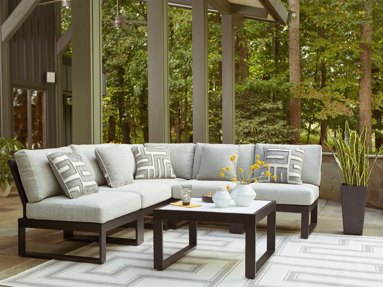 AshleyBeachloft 5 - Piece Outdoor Sectional