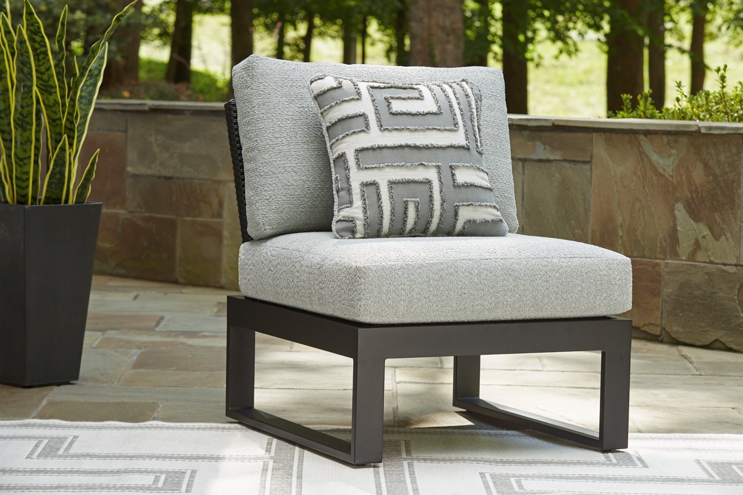 AshleyBeachloft 5 - Piece Outdoor Sectional