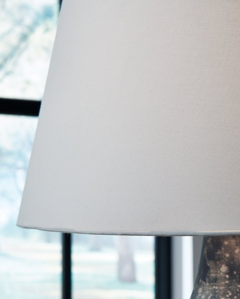 AshleyBluacy Table Lamps