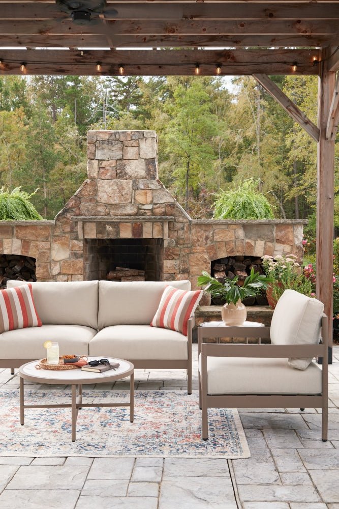 AshleyBluff Trail Outdoor Love/Chairs/Tables Set (Set of 5)