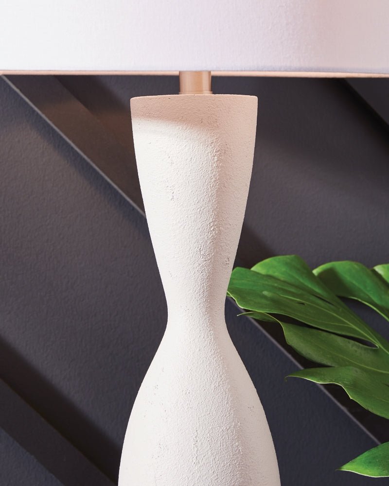 AshleyDavinford Table Lamps