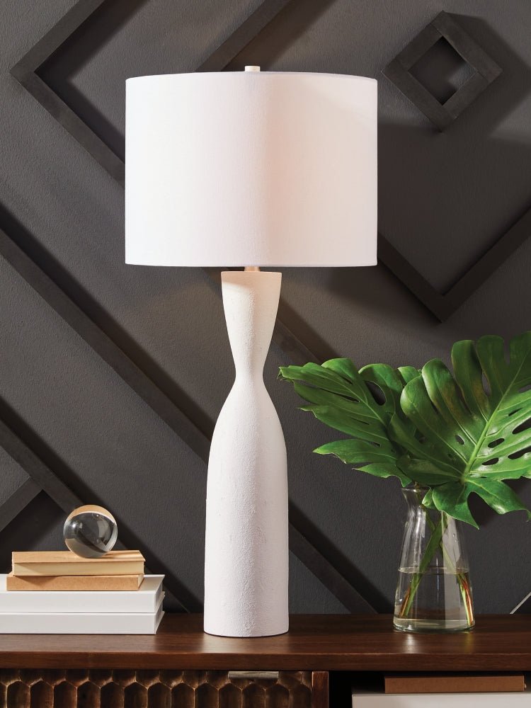 AshleyDavinford Table Lamps