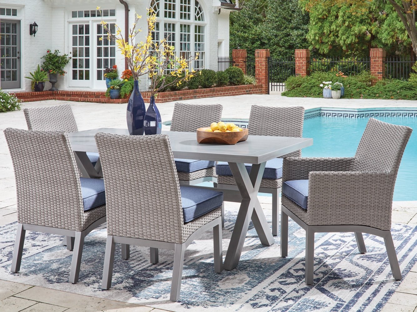 AshleyHalf Moon Beach Outdoor Dining Set
