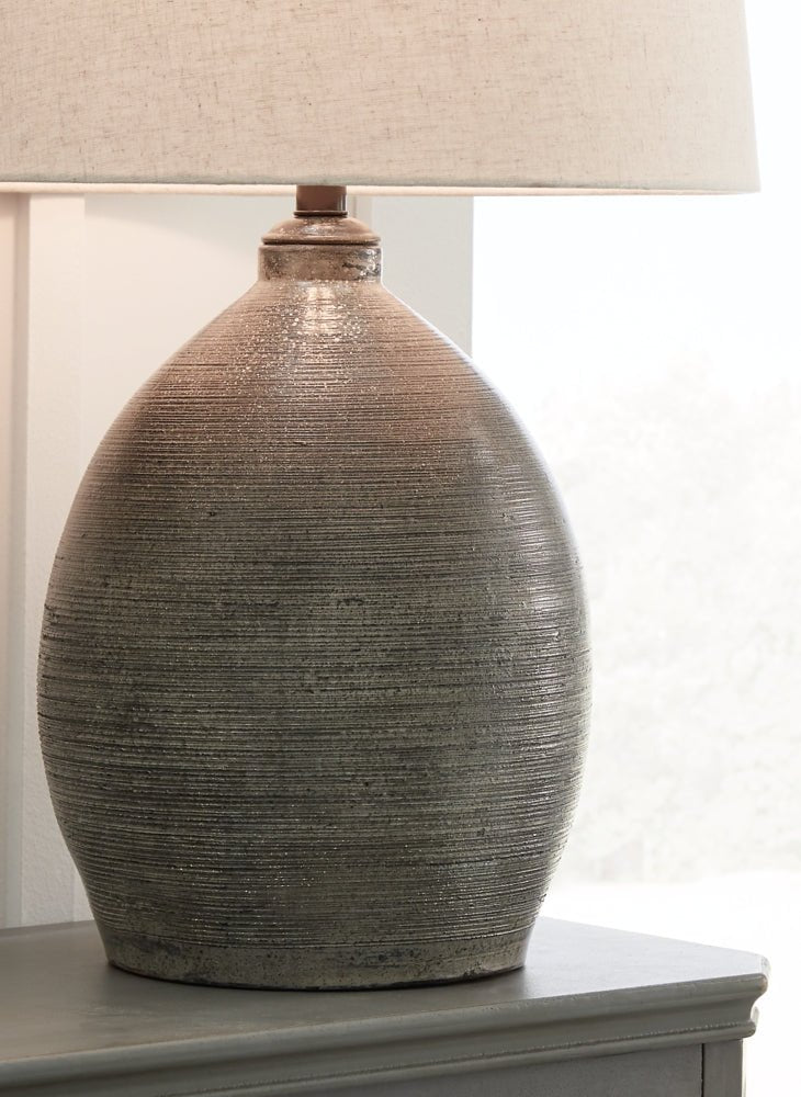 AshleyJoyelle Table Lamps