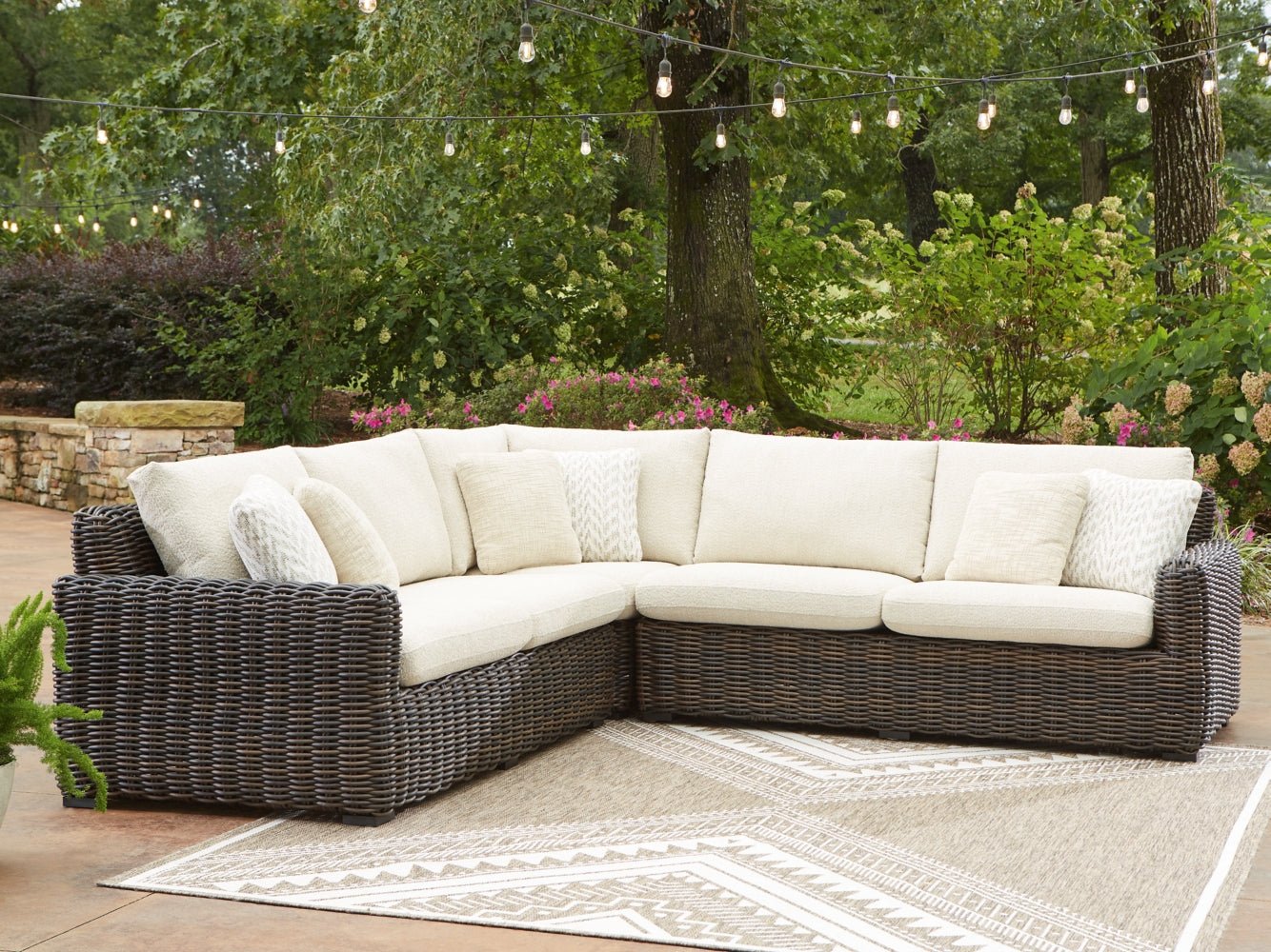 AshleyKimora 3 - Piece Outdoor Sectional