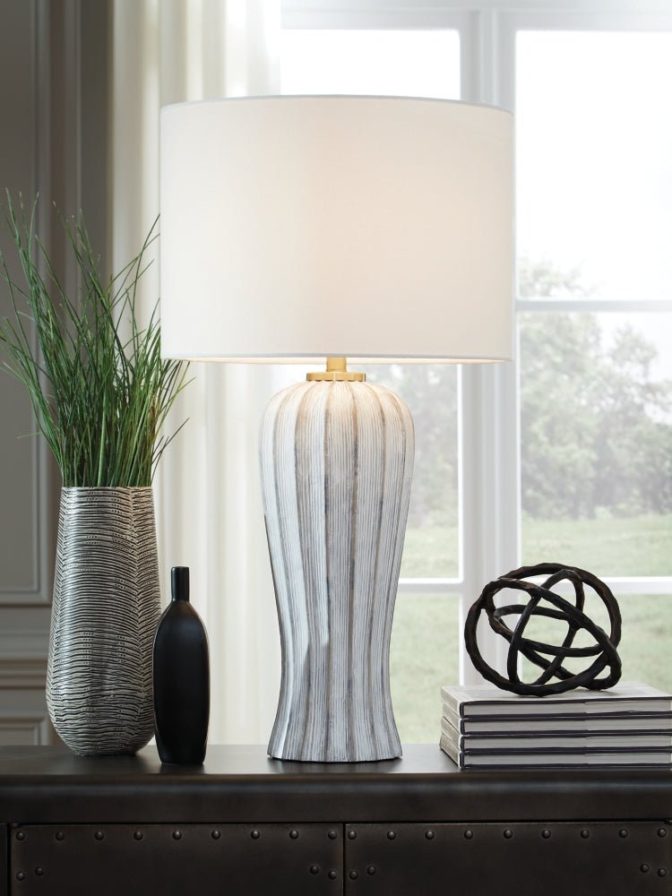 AshleyLanwell Table Lamps