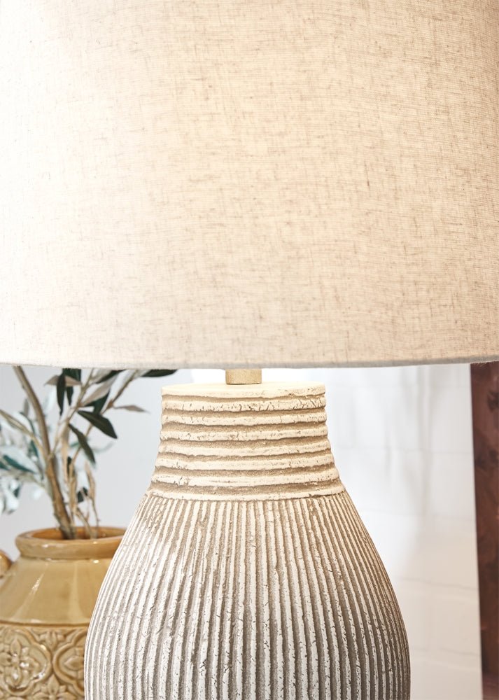 AshleyLayal Table Lamps