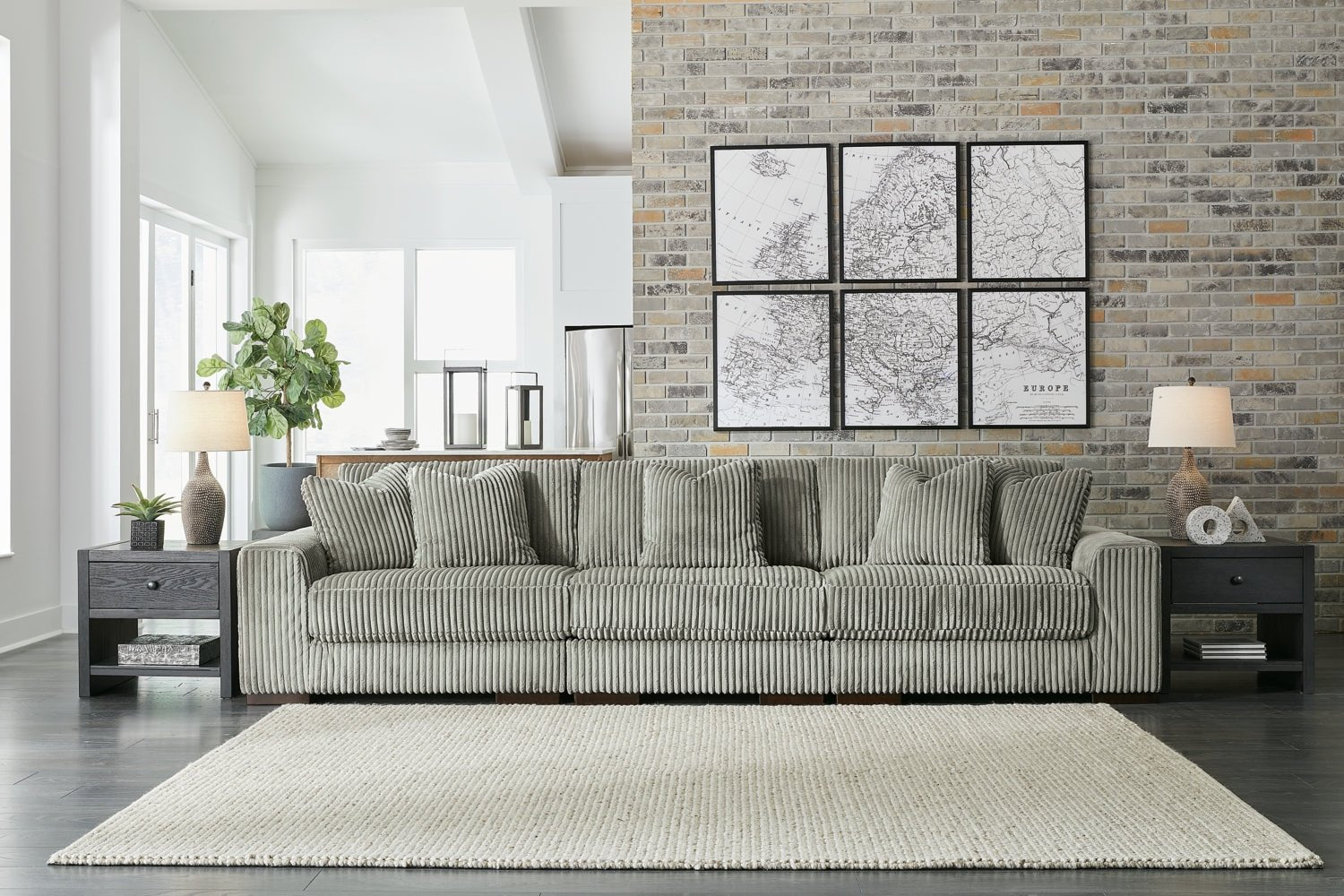 AshleyLindyn 3 - Piece Sectional Sofa