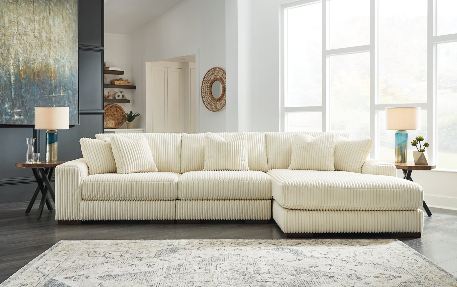 AshleyLindyn 3 - Piece Sectional with Chaise