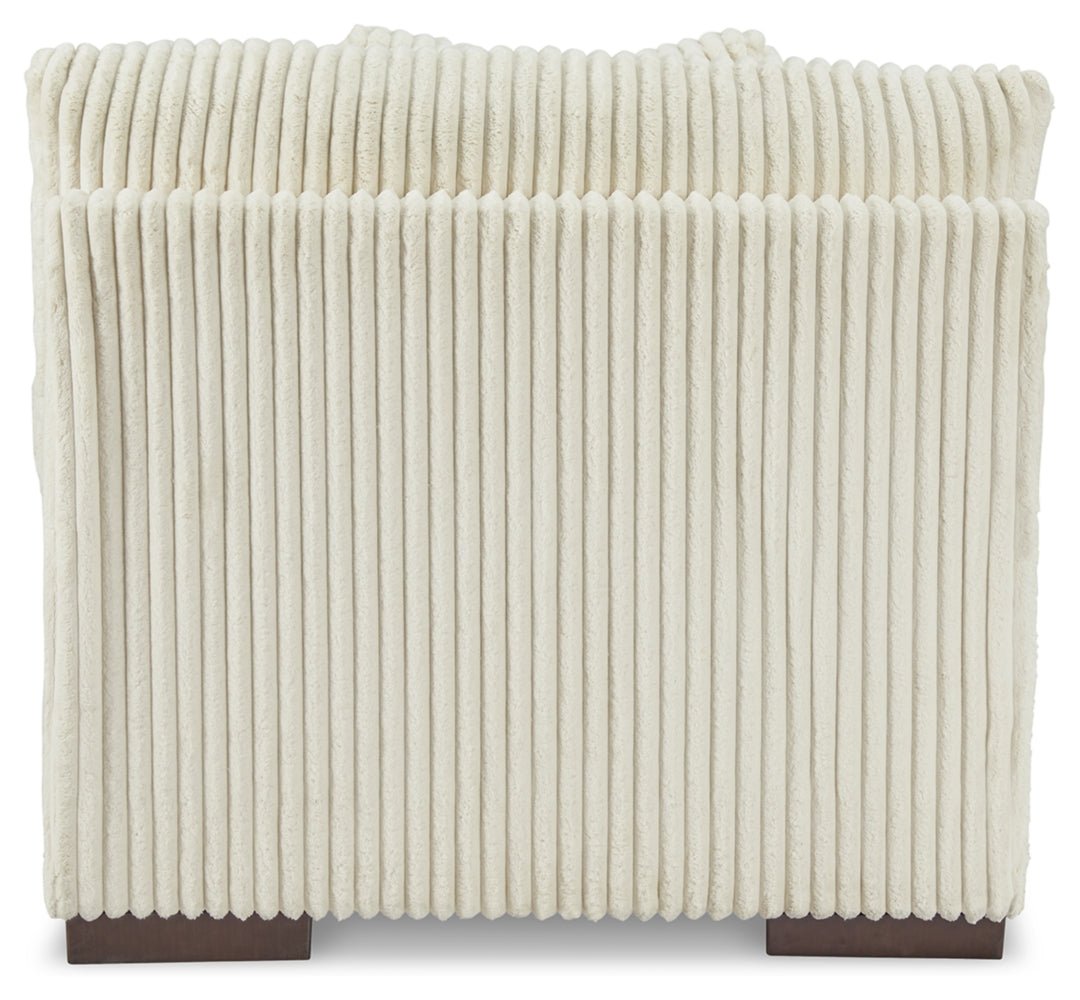 AshleyLindyn 4 - Piece Sectional with Chaise