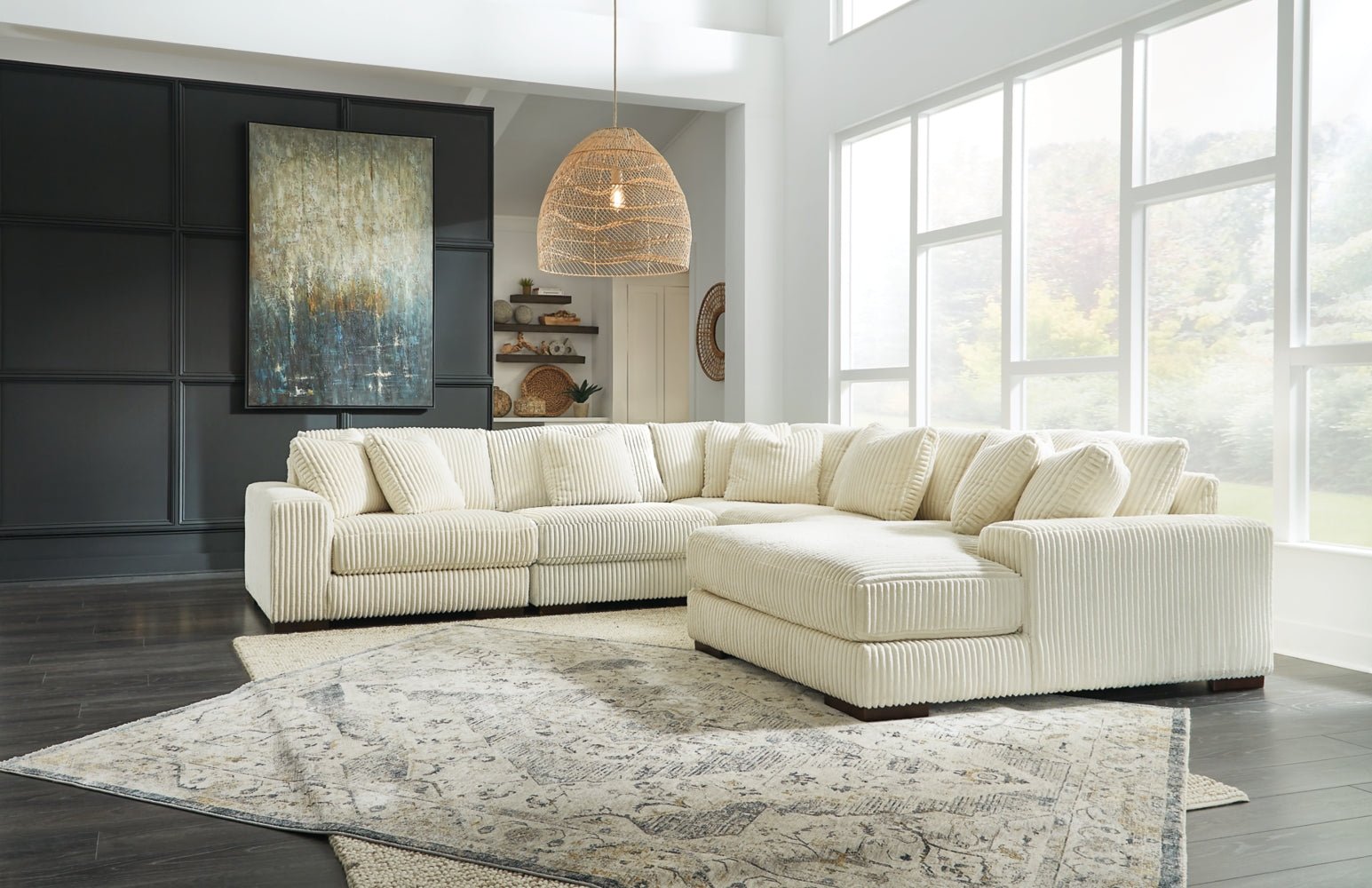 AshleyLindyn 5 - Piece Sectional with Chaise