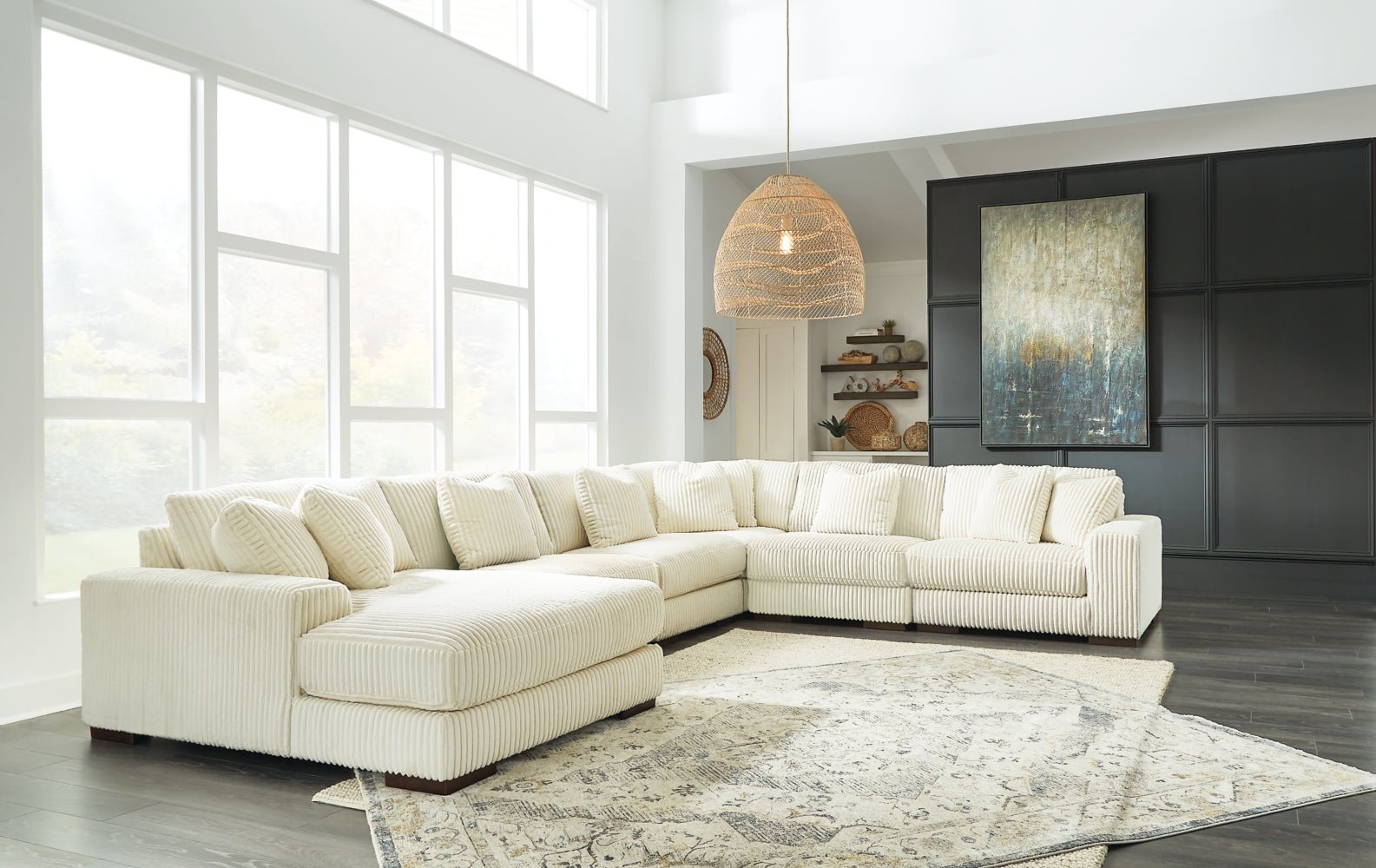 AshleyLindyn 6 - Piece Sectional with Chaise