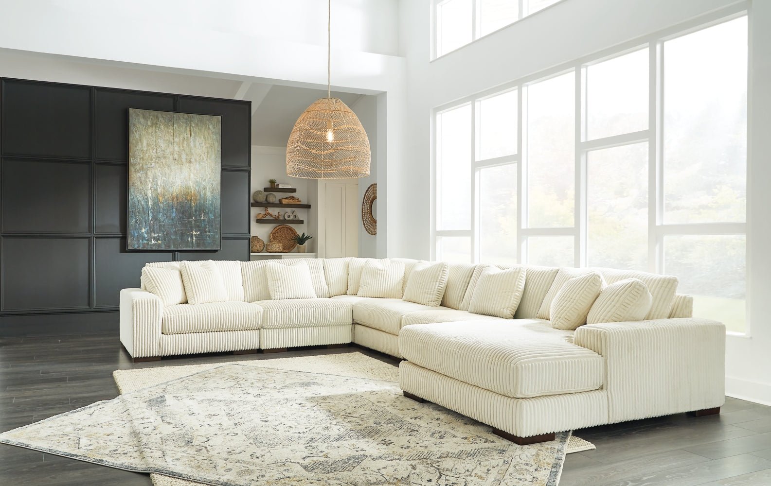 AshleyLindyn 6 - Piece Sectional with Chaise