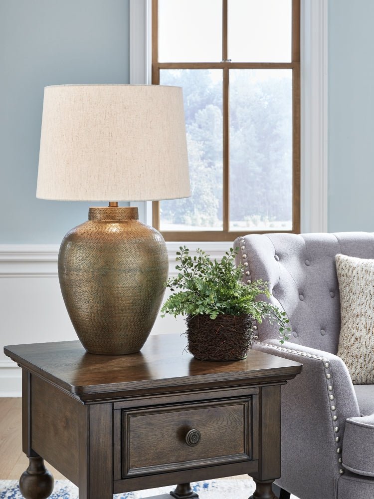 AshleyMadney Table Lamps