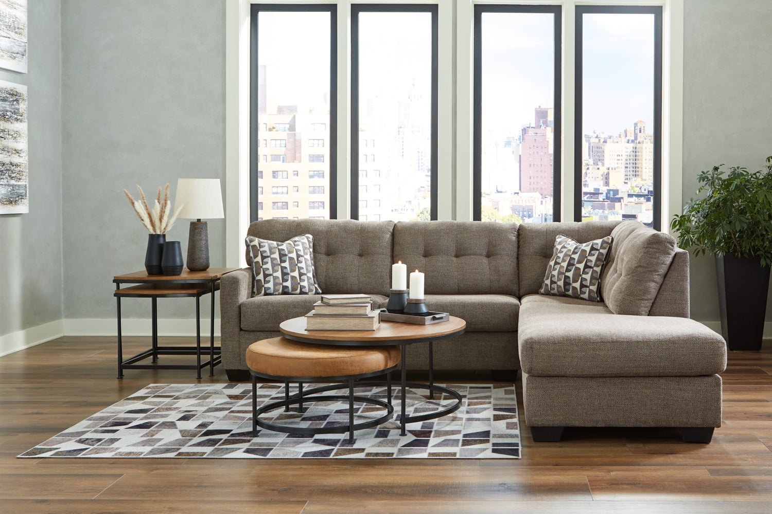 AshleyMahoney 2 - Piece Sectional with Chaise