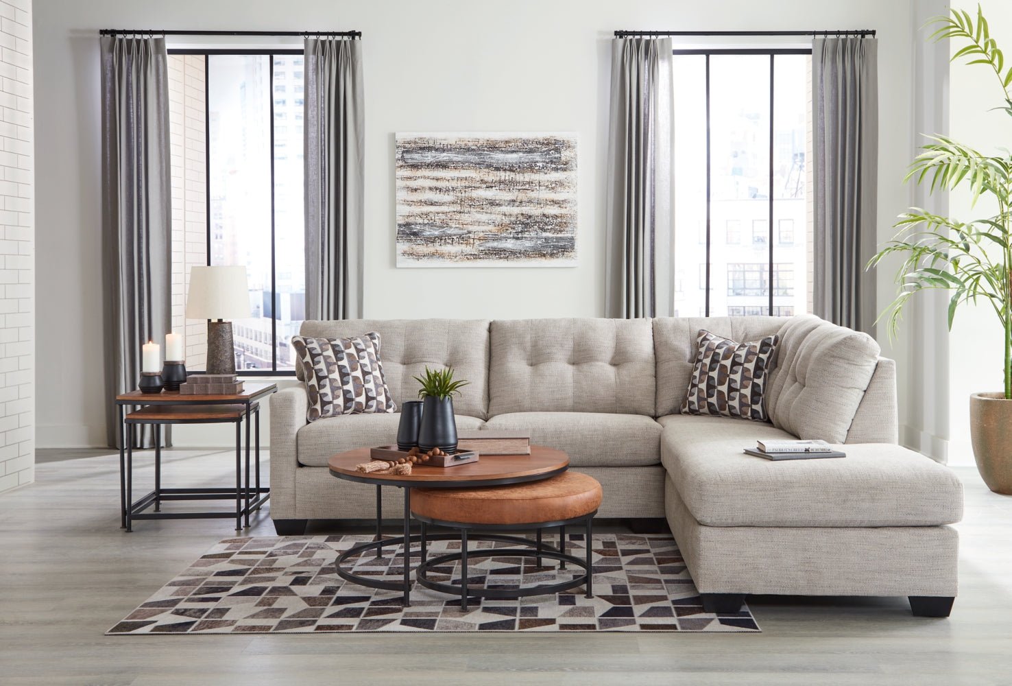 AshleyMahoney 2 - Piece Sectional with Chaise