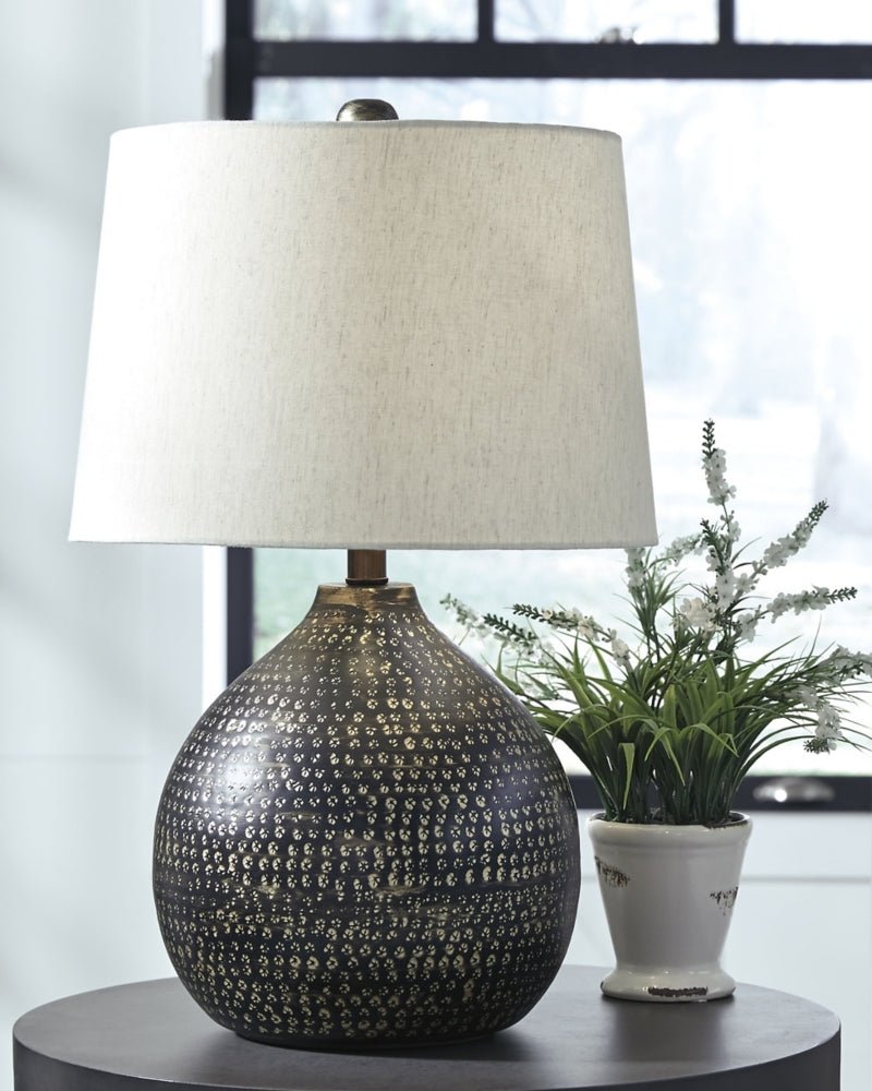 AshleyMaire Table Lamps