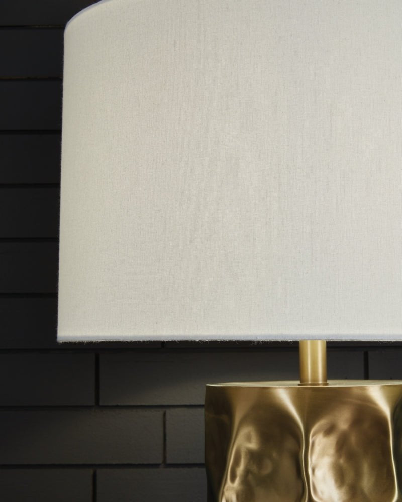 AshleyMarshawn Table Lamps