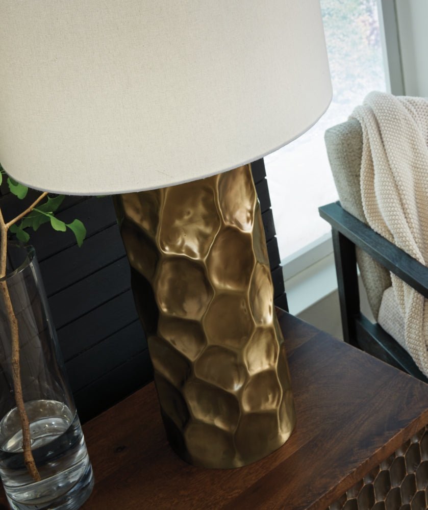 AshleyMarshawn Table Lamps
