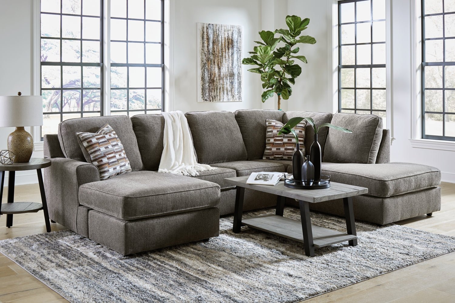 AshleyO'Phannon 2 - Piece Sectional with Chaise