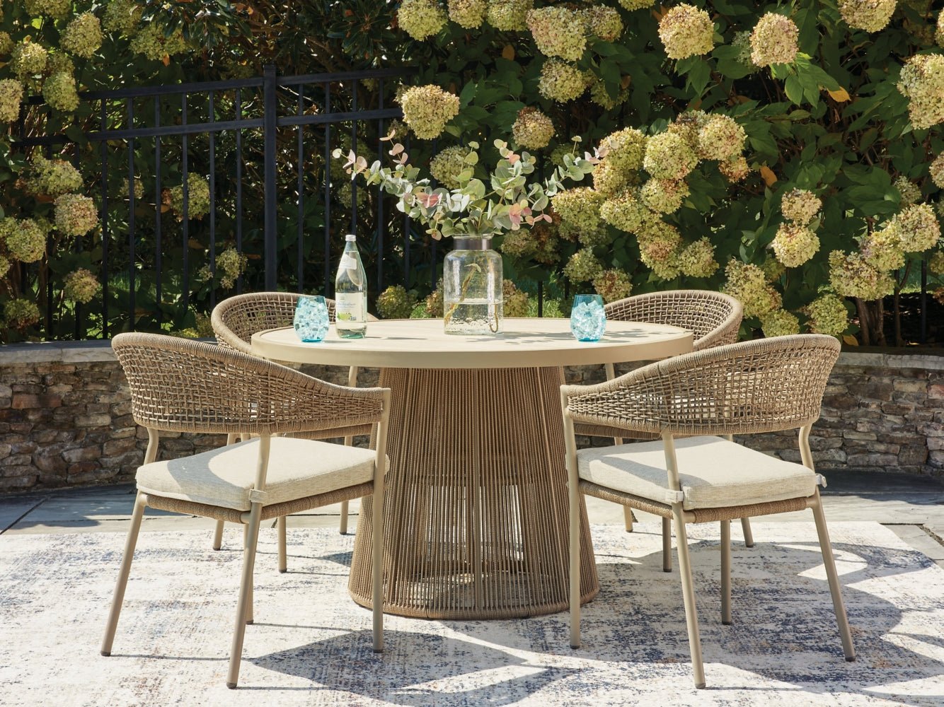 AshleyOrchard Beach Outdoor Dining Set