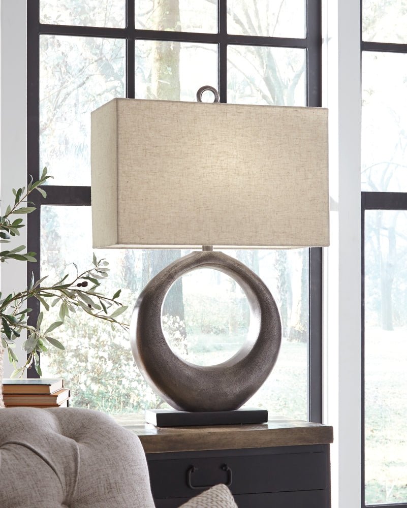 AshleySaria Table Lamps