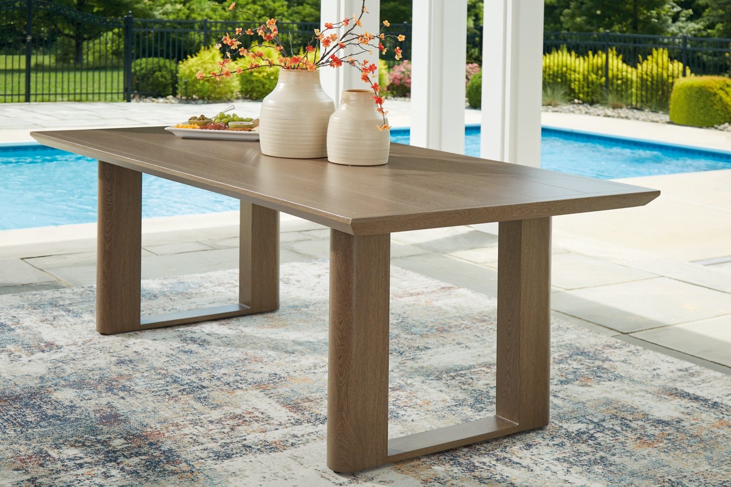 AshleySerene Bay Outdoor Dining Set