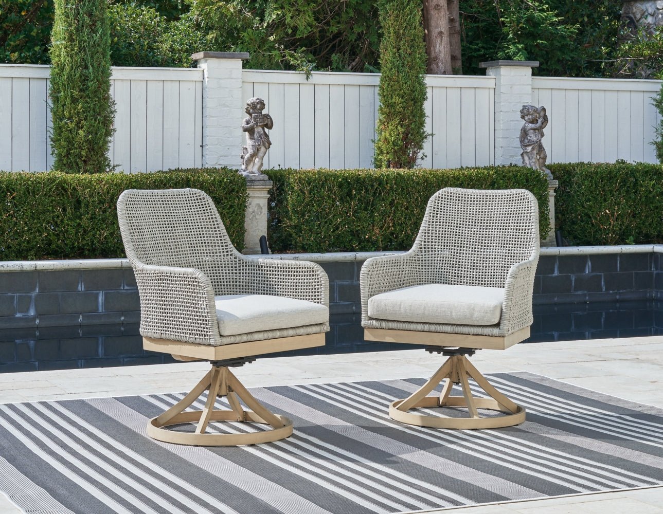 AshleySeton Creek Outdoor Dining Set