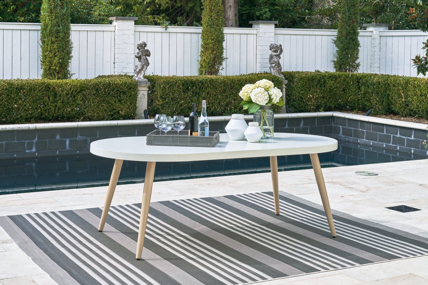 AshleySeton Creek Outdoor Dining Set