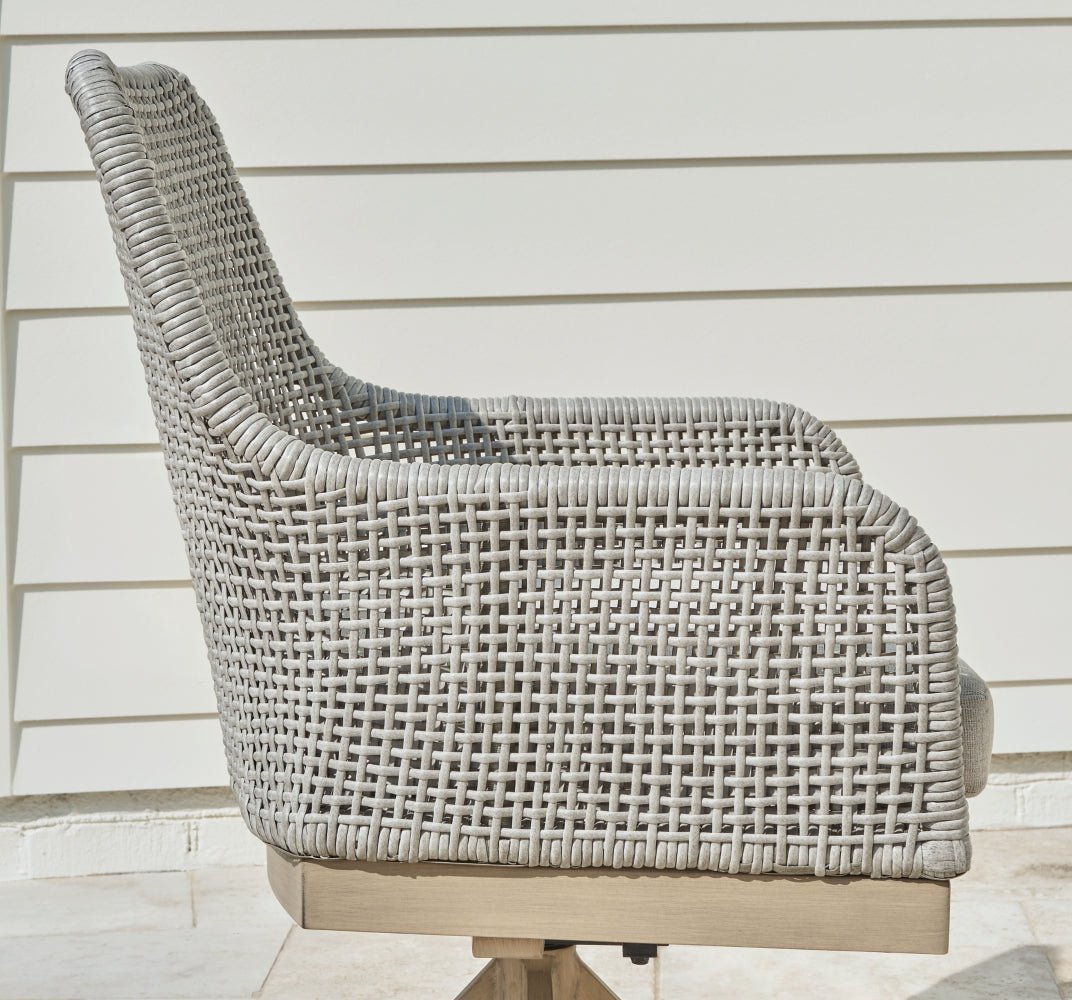 AshleySeton Creek Outdoor Dining Set