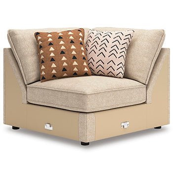 AshleySeyler 3 - Piece Sectional