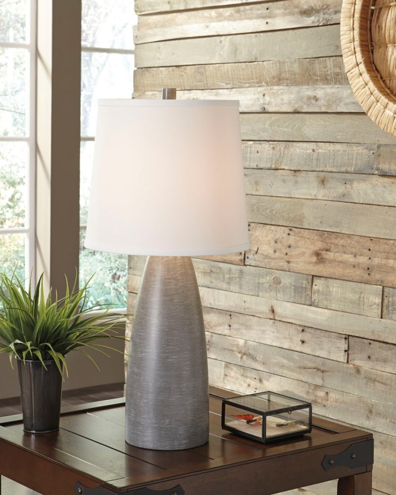 AshleyShavontae Table Lamps