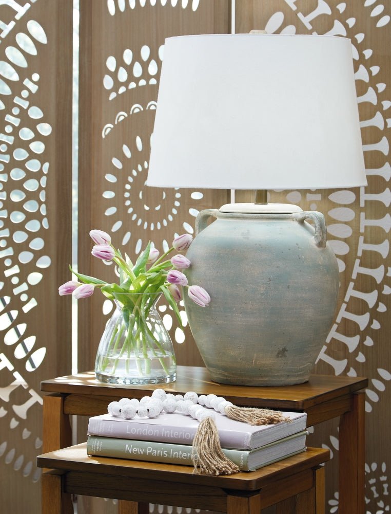 AshleyShawburg Table Lamps