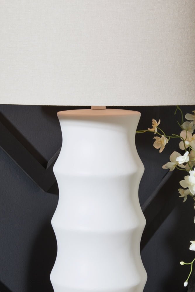 AshleyVeraleigh Table Lamps