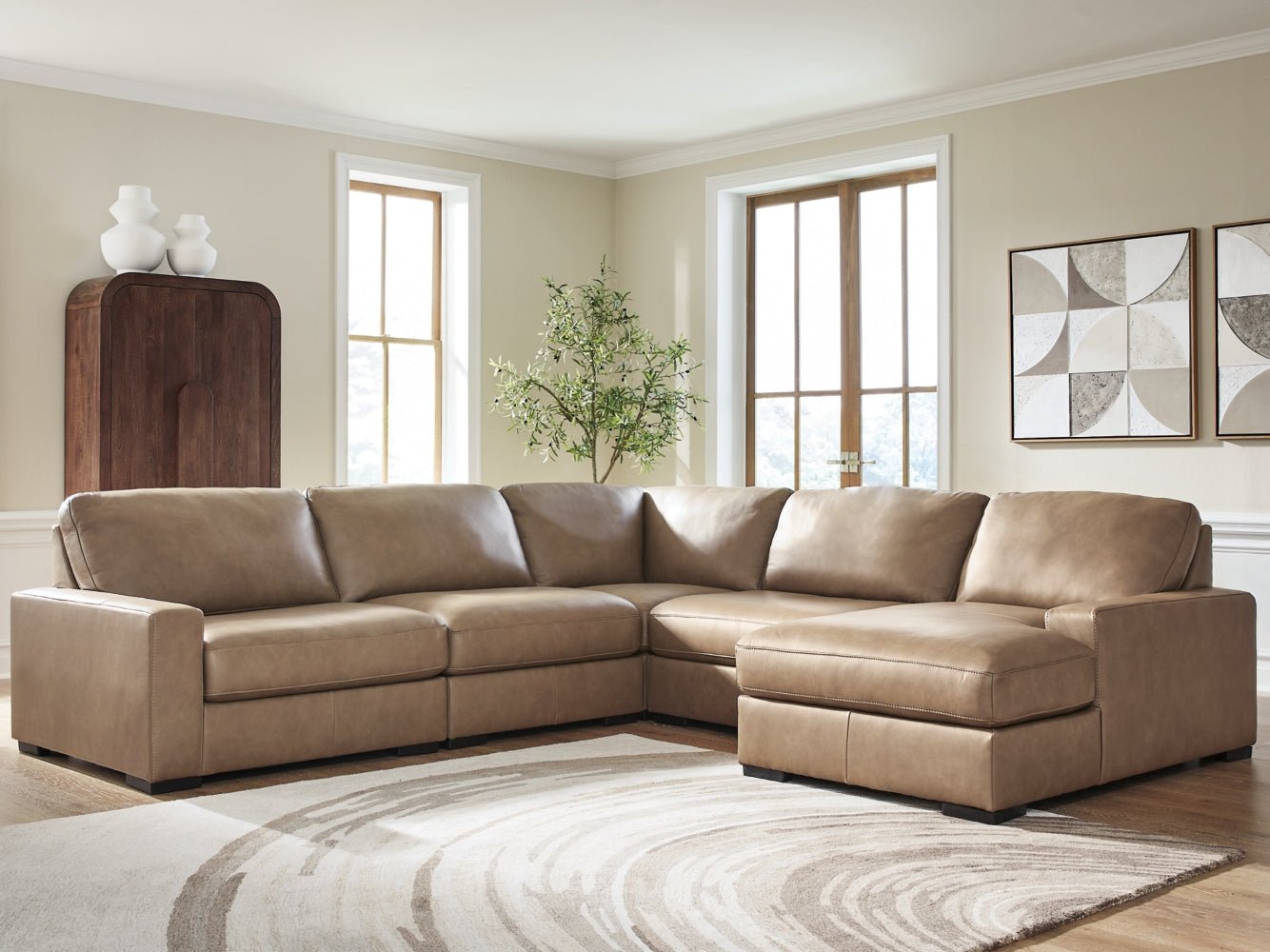 AshleyVeronella 5 - Piece Sectional with Chaise