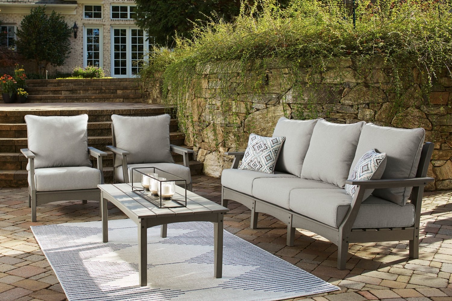 AshleyVisola 4 - Piece Outdoor Sofa Conversation Set