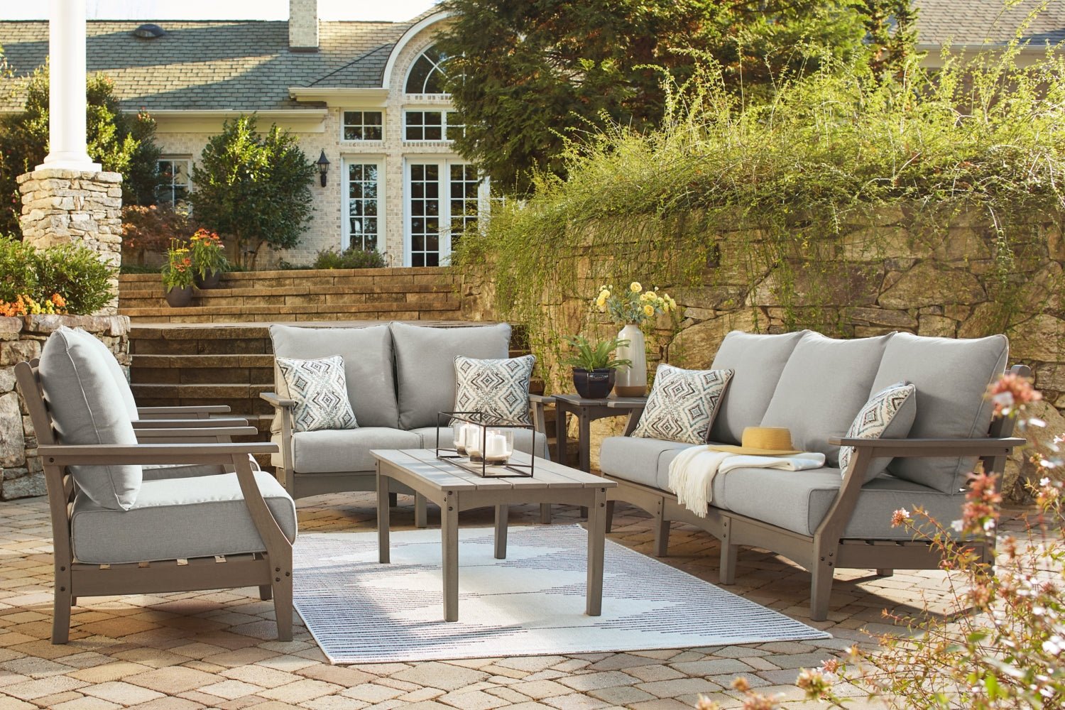 AshleyVisola 6 - Piece Outdoor Sofa & Loveseat Set