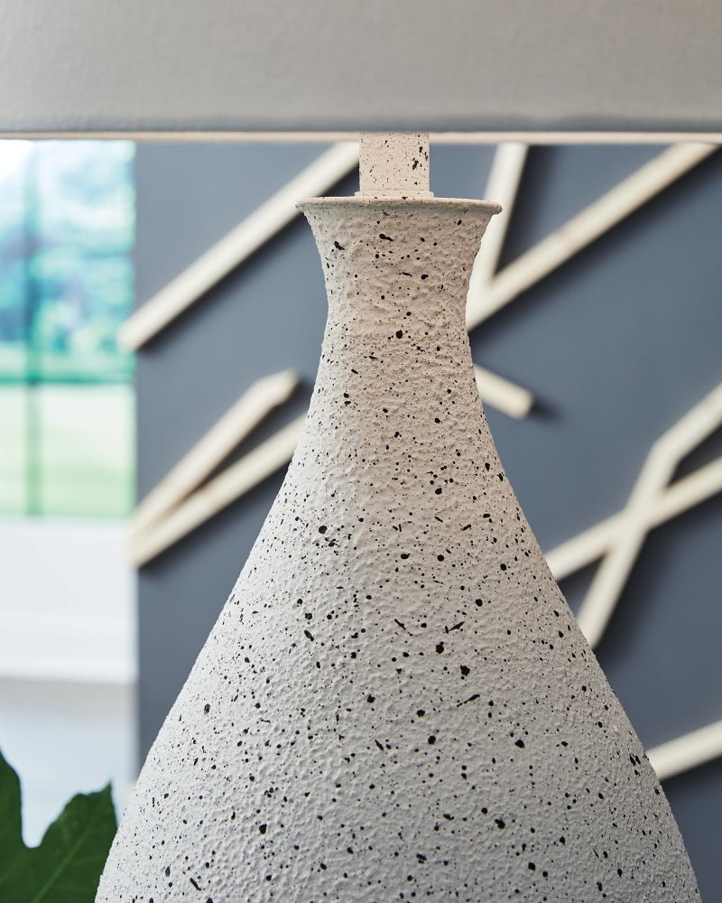 AshleyWyattford Table Lamps