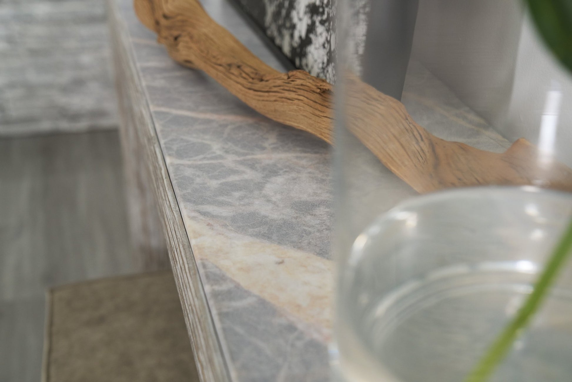 HookerAmani Sofa Table