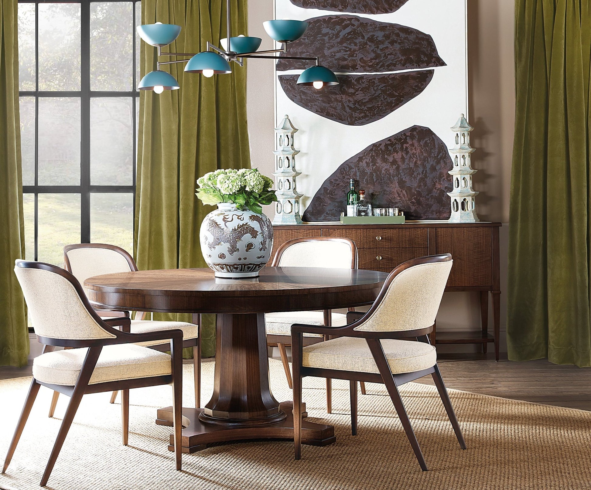 HookerArchives Round Pedestal Dining Table