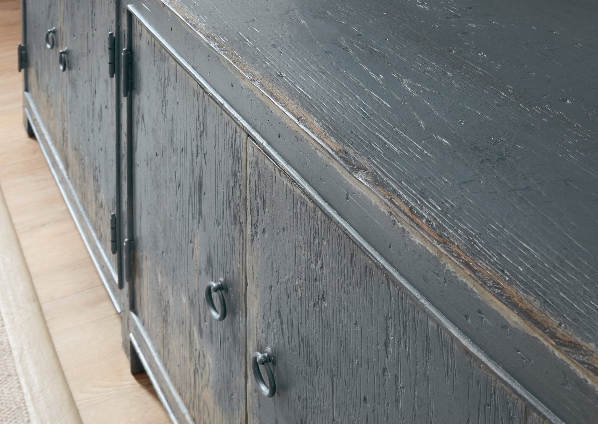 HookerBoheme Salvator Media Console