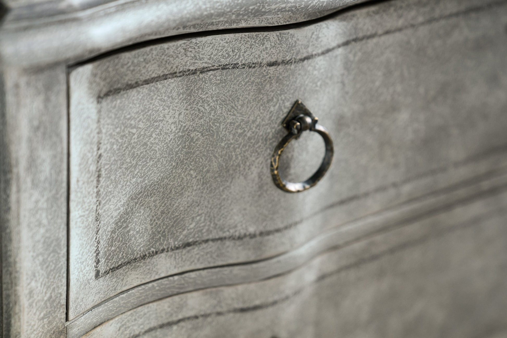 HookerBoheme Verbena Bachelors Chest