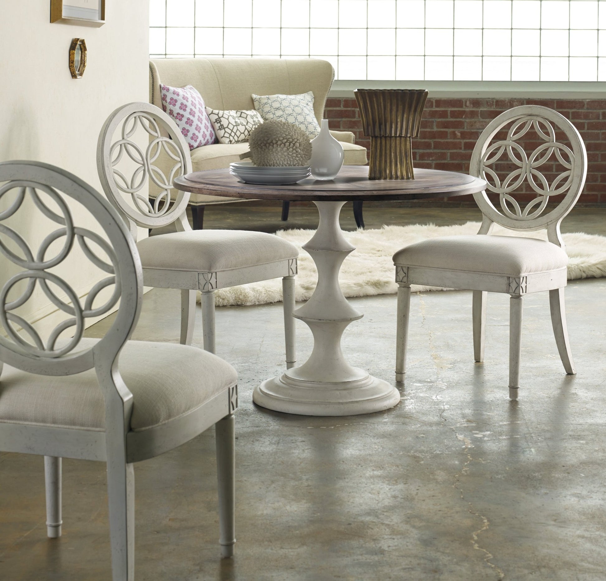 HookerBrynlee 42 inch Table